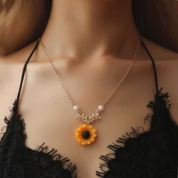 Pearl New Creative Sunflower Pendant Necklaces